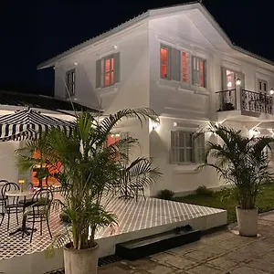 fides-boutique.hotelsluangprabang.com/